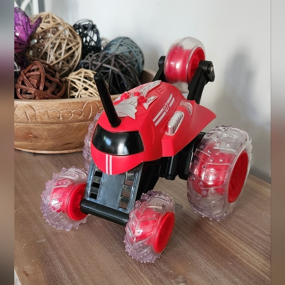 ๐๐ฅ Red Thunder Tumbler RC Stunt Car โ Pre-Owned, Fully Functional - perfect - Picture 10 of 15